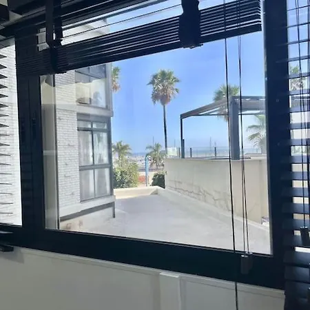 Piso En Primera Linea De Playa * Marbella